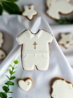 Dekoruotas sausainis "Krikšto apdaras"