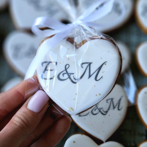 Dekoruotas sausainis "Jaunavedžių inicialai"