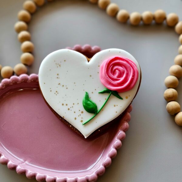 Dekoruotas sausainis "Rožė"