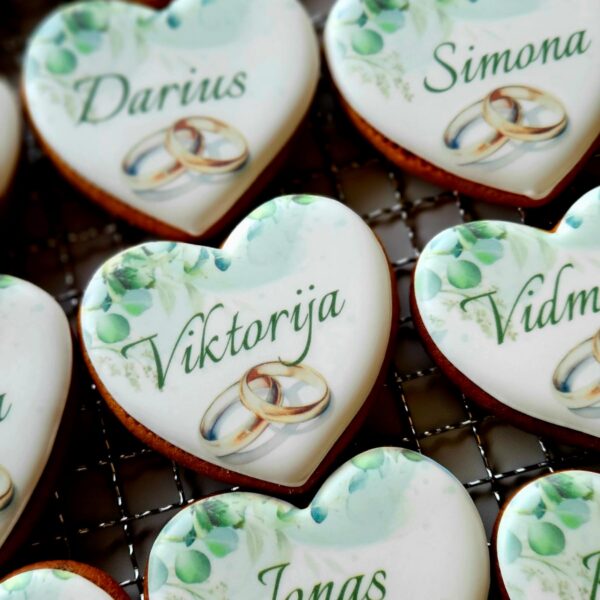 Dekoruotas sausainis "Vardo kortelė su žiedais"